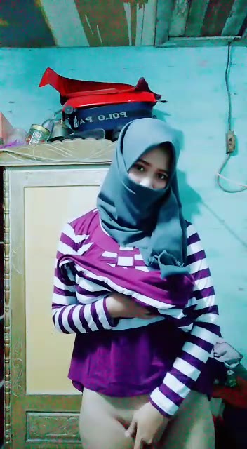 Cewe Jilbab Buka Bukaan Hingga Colmek